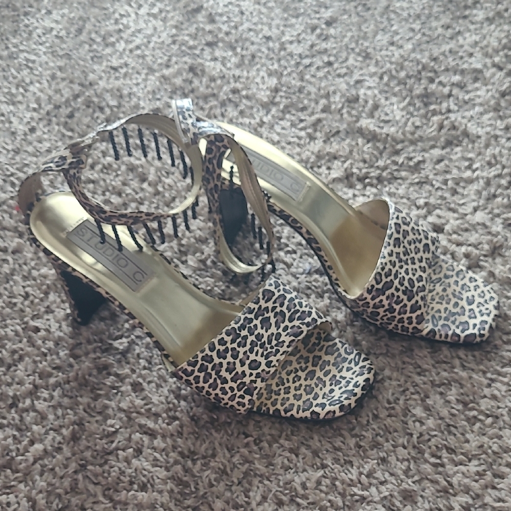 Chic Leopard Print Heels